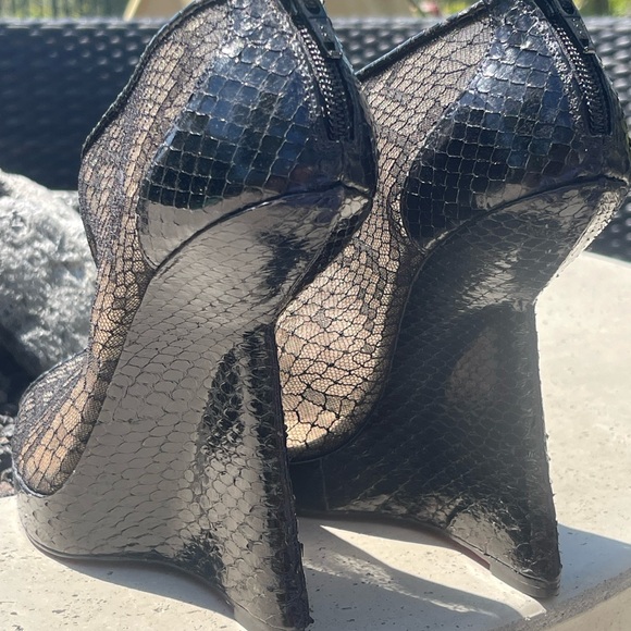100% Authentic Christian Louboutin Python Wedge Heels - Picture 4 of 7